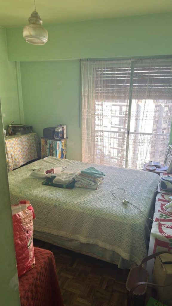 2036015902 2 576x1024